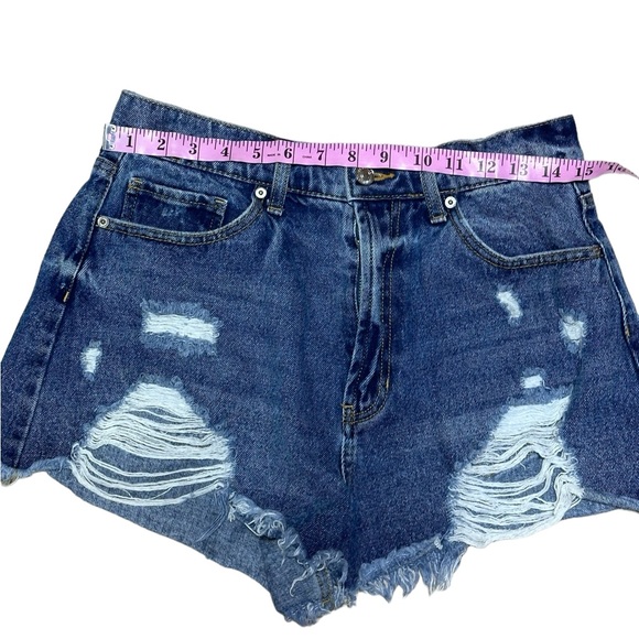 Cute Distressed Denim Shorts Forever 21 Size 30 EUC - Picture 4 of 12